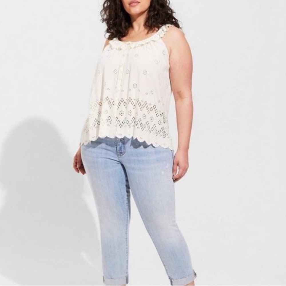 BNWT TORRID 3 WHITE CREAM EYELET CUT OUTS TIE FRONT BUTTON UP TANK TOP